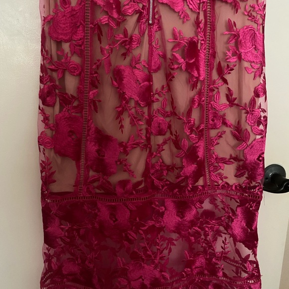 Women’s Lace Dress - Picture 9 of 10